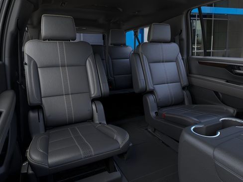 New 2026 Chevrolet Suburban High Country image 18