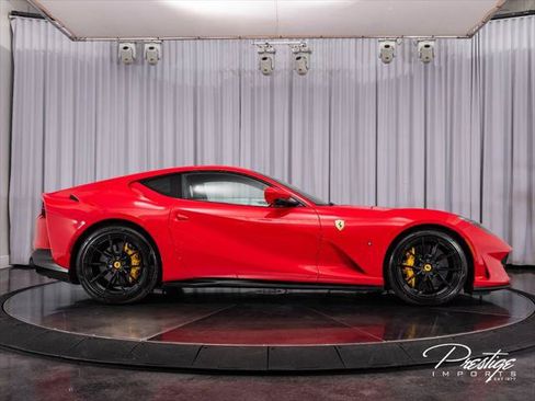 Used 2020 Ferrari 812 Superfast RWD image 17