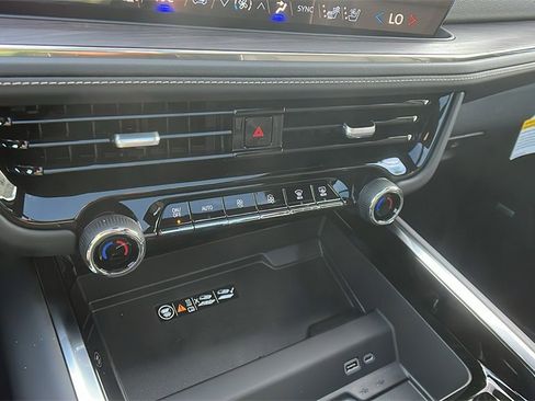 New 2026 Chevrolet Suburban Premier w/ Sun And Tow Package image 28