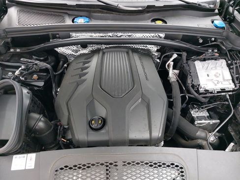 Used 2024 Porsche Macan image 33