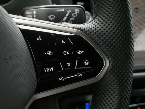 Certified 2024 Volkswagen Tiguan SEL R-Line w/ MDO Package, Two-Row AWD/4WD image 25