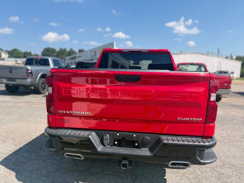 Used 2022 Chevrolet Silverado 1500 Custom Trail Boss AWD/4WD image 4