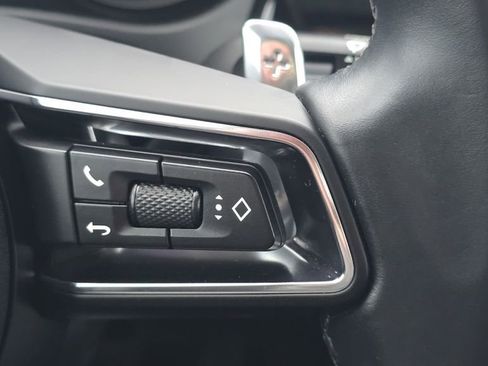 Used 2022 Porsche Macan image 33