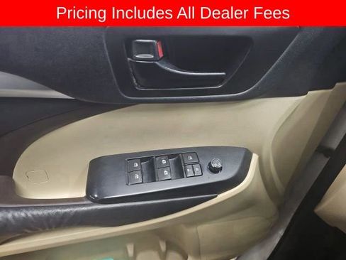 Used 2014 Toyota Highlander Plus AWD/4WD image 3