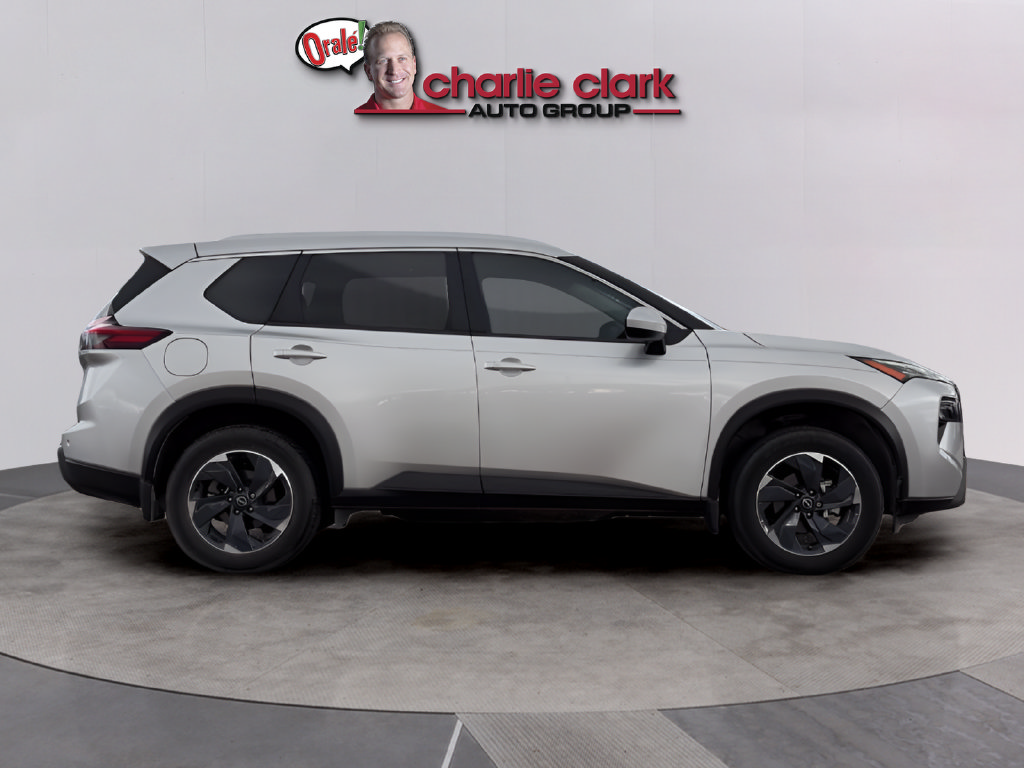 Certified 2025 Nissan Rogue SV w/ SV Premium Package AWD/4WD image 6