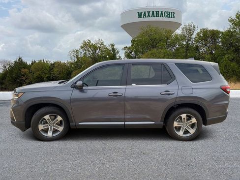 Used 2025 Honda Pilot EX-L image 3