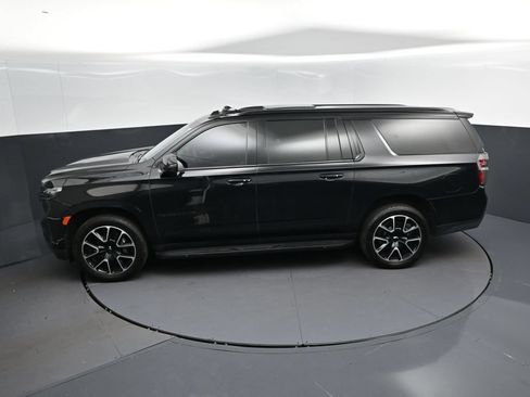 Used 2023 Chevrolet Suburban RST w/ Luxury Package AWD/4WD image 33