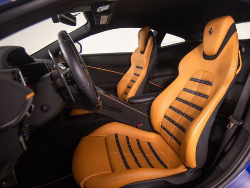 Certified 2021 Ferrari Roma RWD image 12