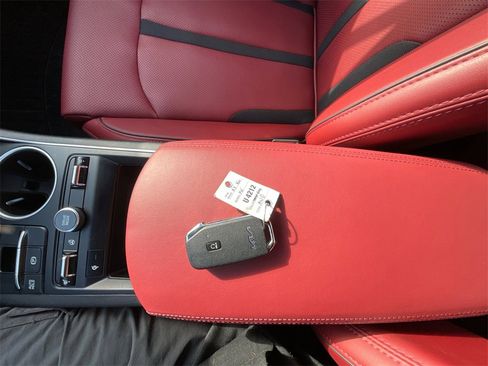 Used 2024 Kia K5 GT-Line image 32