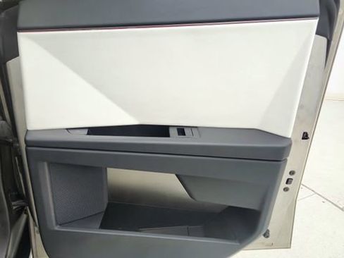 Used 2024 Tesla Cybertruck AWD Crew Cab image 24