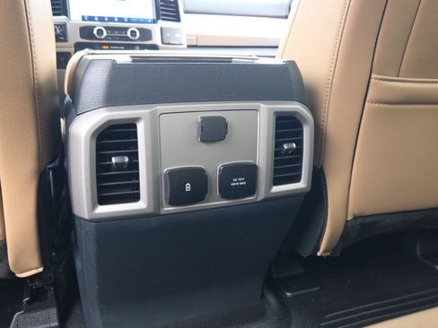 Used 2022 Ford F250 Lariat w/ Lariat Ultimate Package AWD/4WD image 19