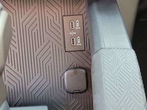 Used 2025 Toyota Tacoma Limited image 28