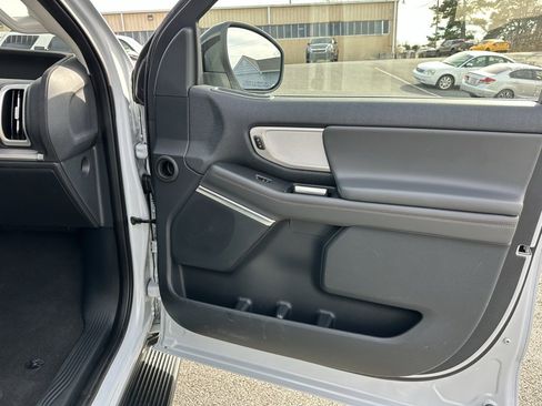 Used 2025 Ford Expedition Active image 21