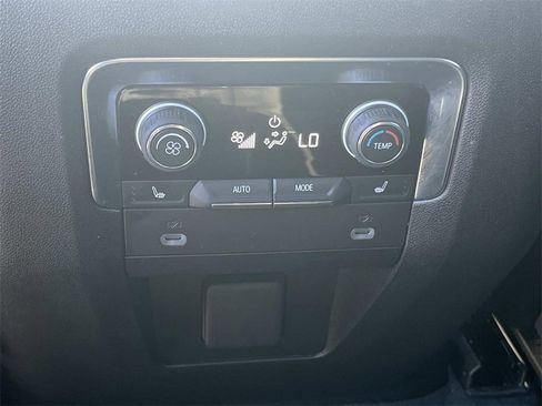 Used 2024 Chevrolet Suburban RST w/ Luxury Package image 18