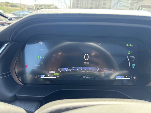 Used 2024 Jeep Grand Cherokee Overland w/ Luxury Tech Group IV image 13