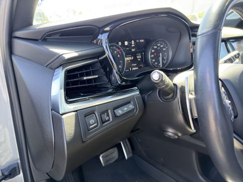 Used 2023 Cadillac XT6 Sport w/ Technology Package AWD/4WD image 31