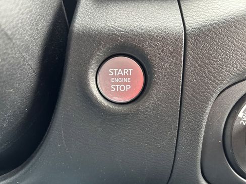 Used 2022 Nissan Frontier SV image 28