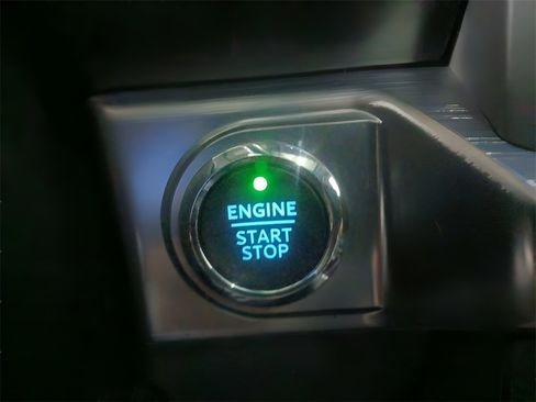 Certified 2022 Ford F150 Lariat w/ Equipment Group 502A High image 20