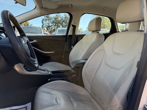 Used 2015 Ford Focus Titanium image 11