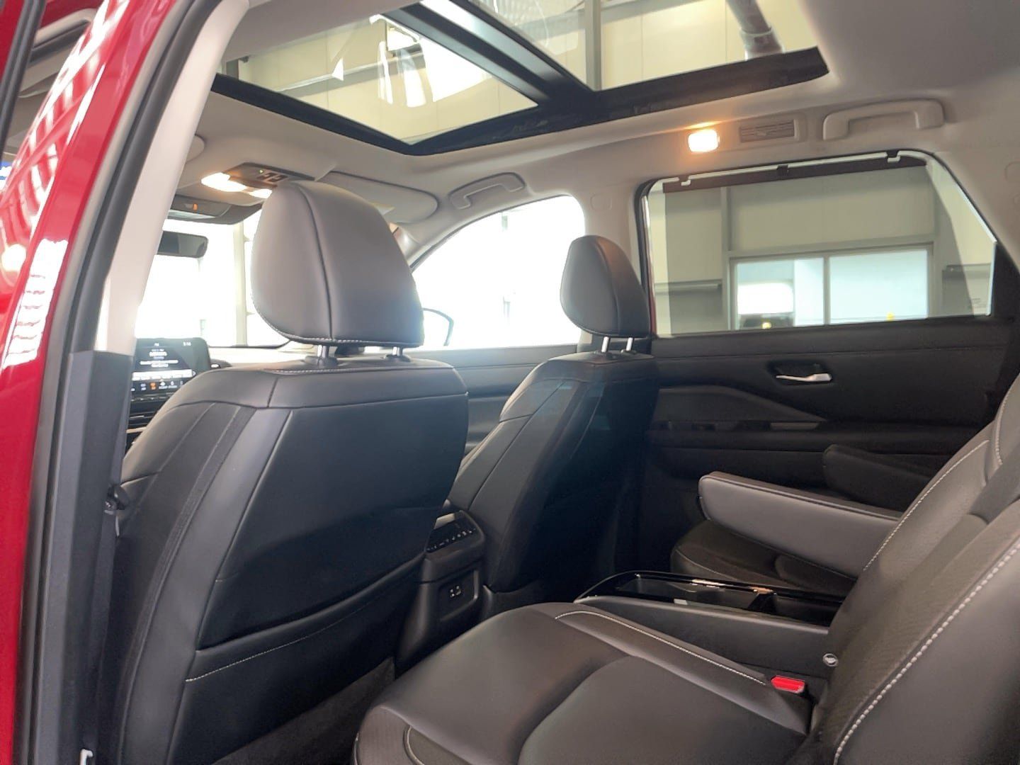 Used 2023 Nissan Pathfinder SL w/ SL Premium Package AWD/4WD image 6