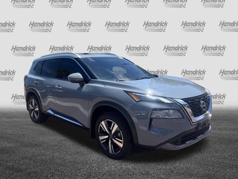 Used 2023 Nissan Rogue SL w/ SL Premium Package FWD image 2