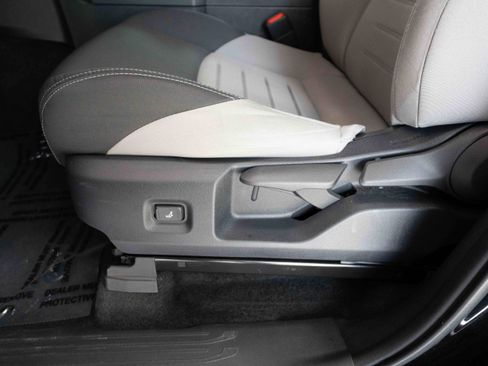 Used 2025 Toyota Tacoma TRD Off-Road image 12