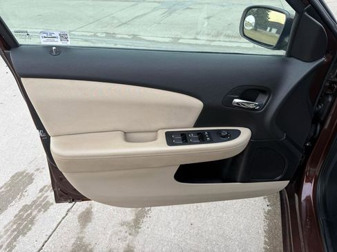 Used 2012 Chrysler 200 Touring image 11