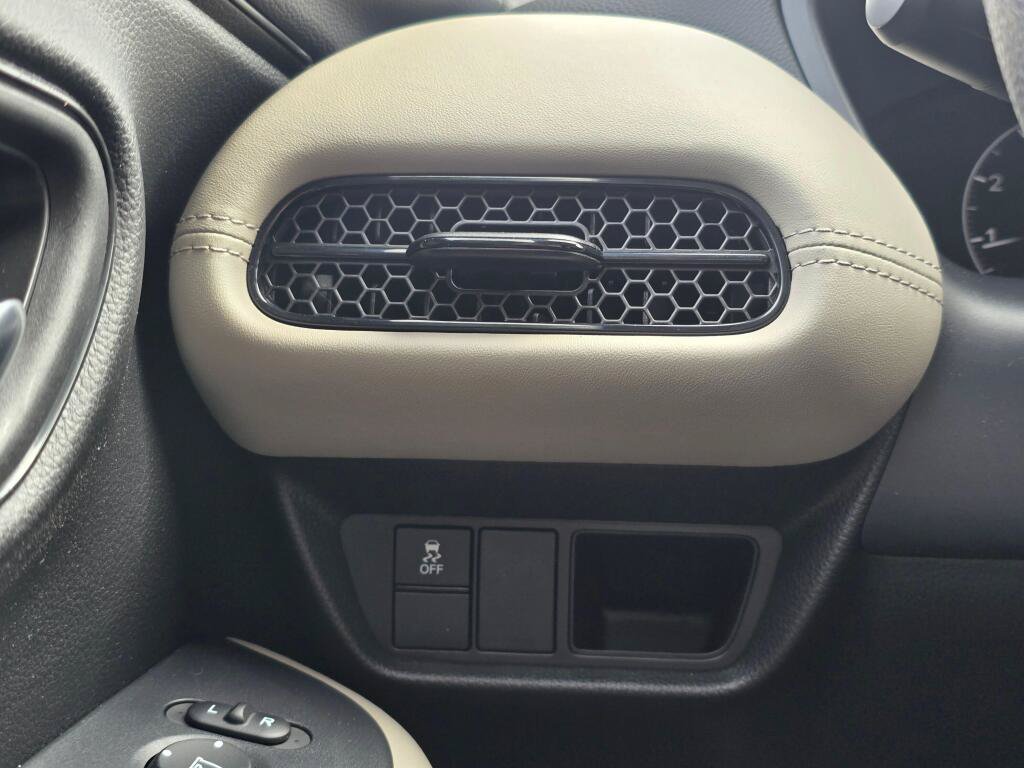 Certified 2024 Honda HR-V LX image 27