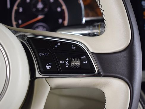 Certified 2020 Bentley Flying Spur W12 image 28