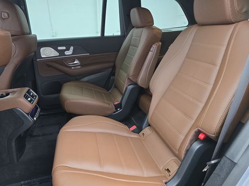 Certified 2026 Mercedes-Benz GLS 450 4MATIC image 15