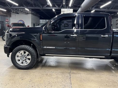 Used 2019 Ford F250 Platinum w/ Platinum Ultimate Package AWD/4WD image 5