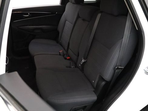 Used 2017 Kia Sorento AWD image 9