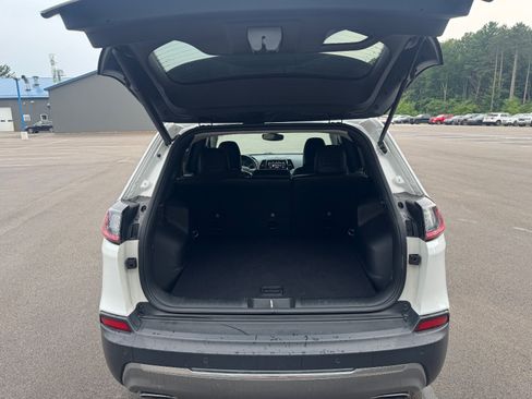 Used 2019 Jeep Cherokee Limited AWD/4WD image 14