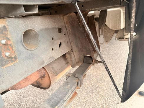 Used 2004 Chevrolet Silverado 2500 LS w/ Skid Plate Package AWD/4WD image 29
