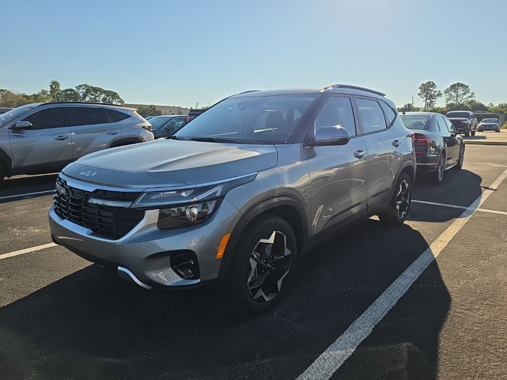 Used 2025 Kia Seltos S FWD image 5