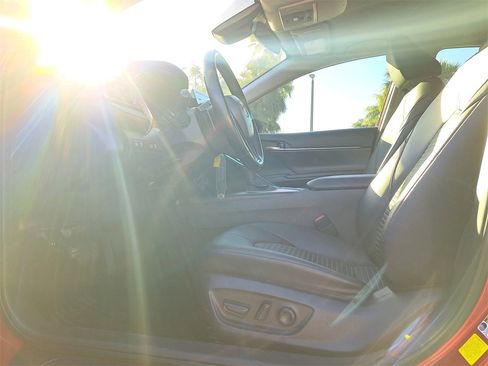 Used 2022 Toyota Camry SE image 15