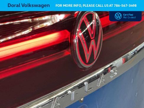 Certified 2024 Volkswagen Atlas Cross Sport SE FWD image 10