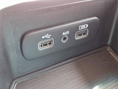 Used 2024 RAM 1500 Classic SLT image 15