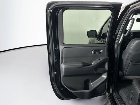 Used 2022 Nissan Frontier PRO-4X w/ Pro-4X Premium Package AWD/4WD image 27