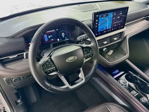 Used 2025 Ford Explorer Platinum w/ LUX Leather Package AWD/4WD image 25