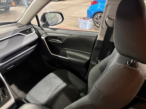 Used 2020 Toyota RAV4 XLE w/ Convenience Package AWD/4WD image 21