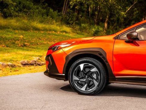 Used 2024 Subaru Crosstrek 2.5i Limited w/ Crosstrek Mirror Package AWD/4WD image 2
