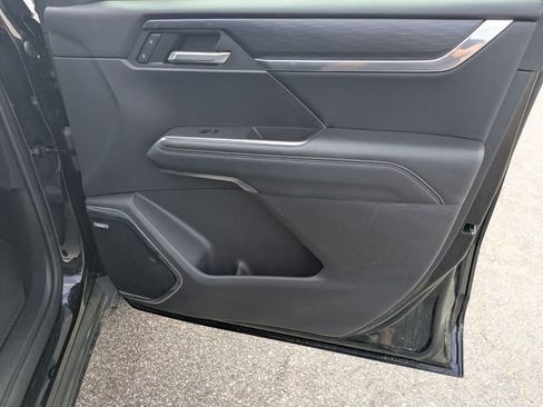 Used 2025 GMC Acadia Elevation FWD image 38