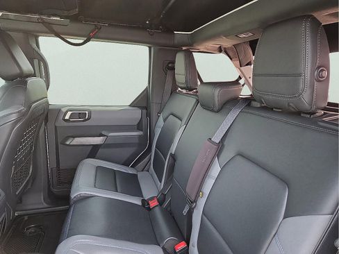 Used 2022 Ford Bronco Black Diamond w/ Sasquatch Package image 10