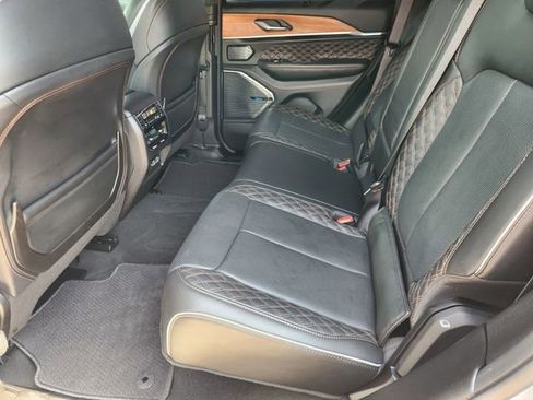 Used 2024 Jeep Grand Cherokee Summit image 30