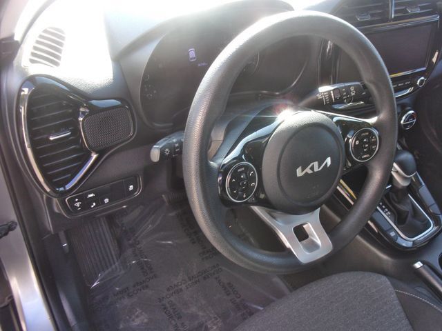Used 2022 Kia Soul S FWD image 23