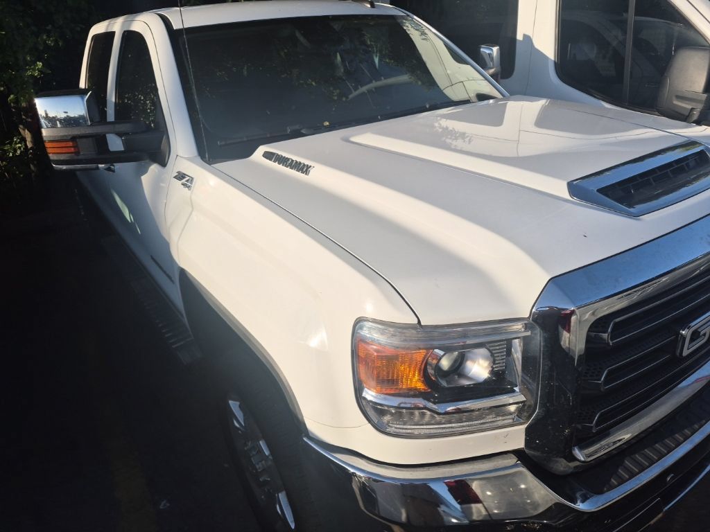 Used 2019 GMC Sierra 2500 SLT w/ Duramax Plus Package AWD/4WD image 32