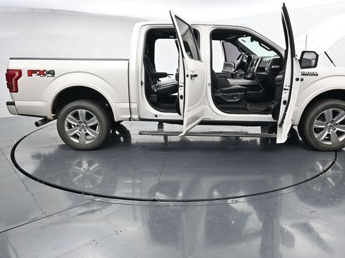 Used 2016 Ford F150 Platinum w/ Equipment Group 701A Luxury AWD/4WD image 27