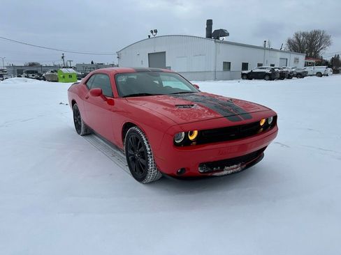 Used 2020 Dodge Challenger SXT w/ Blacktop Package image 7