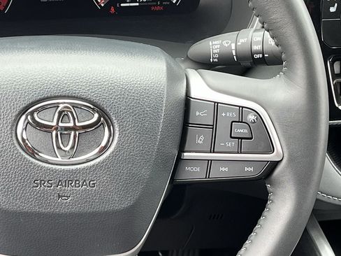 Used 2025 Toyota Highlander XSE AWD/4WD image 14